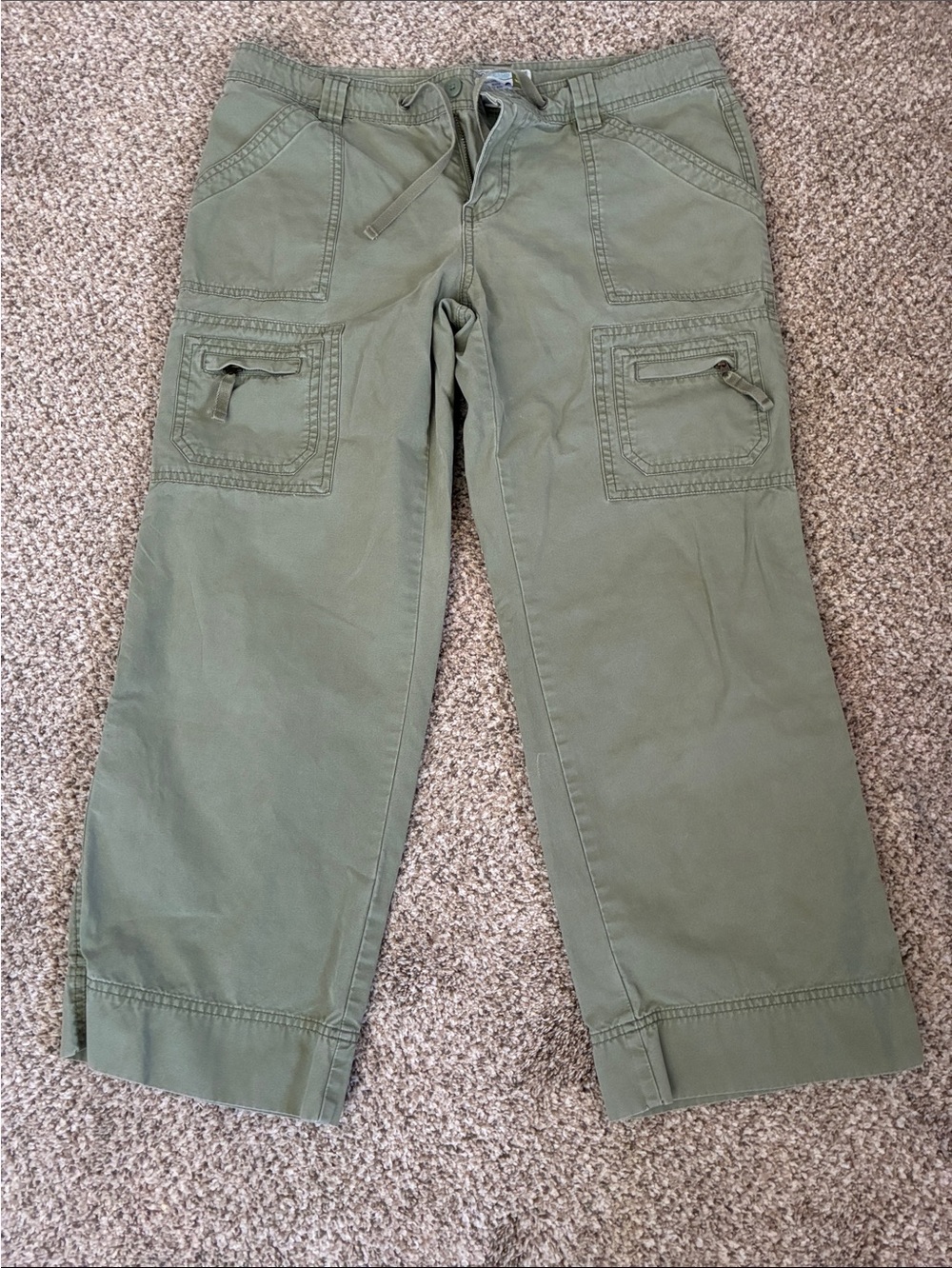 Old Navy Olive Cropped Cargo Pants